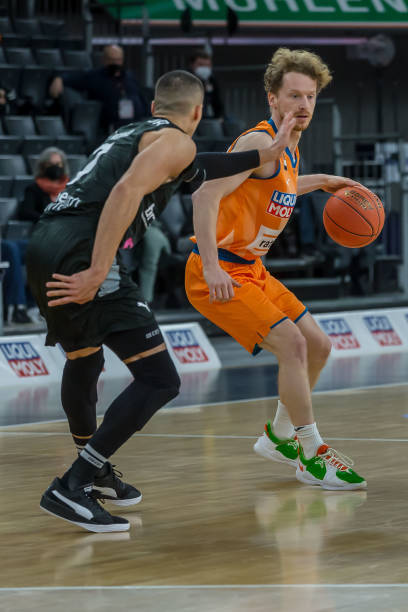 高空球与二 高空球与二